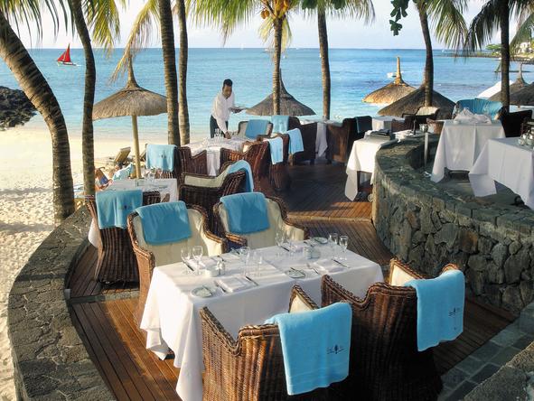 Royal Palm Hotel - beachside dining